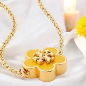 NEW Tory Burch Kira Freesia Flower Link Gold Plated Small Adjustable Necklace